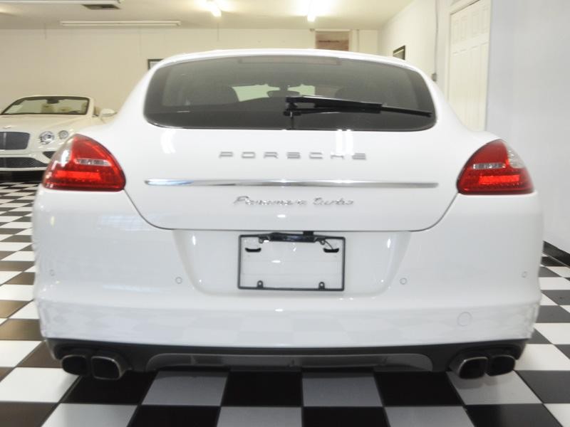 2011 Porsche Panamera Turbo photo 5