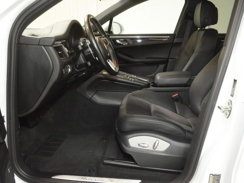 2016 PORSCHE MACAN S