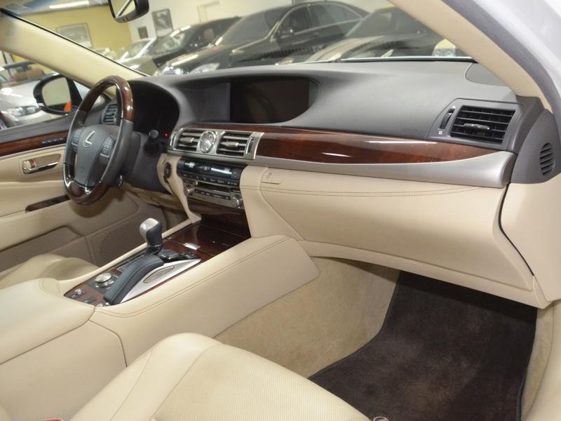 2017 LEXUS LS 460