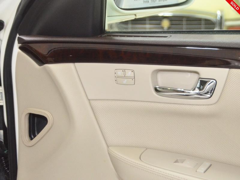 2011 CADILLAC DTS PREMIUM COLLECTION