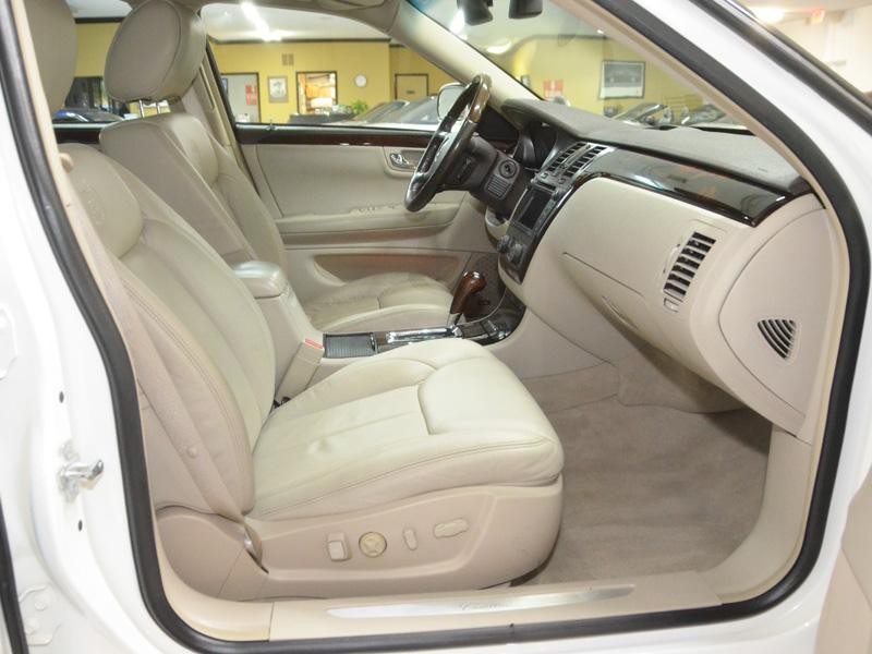2011 CADILLAC DTS PREMIUM COLLECTION
