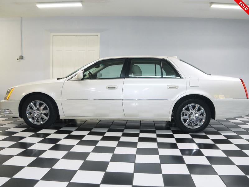 2011 CADILLAC DTS PREMIUM COLLECTION