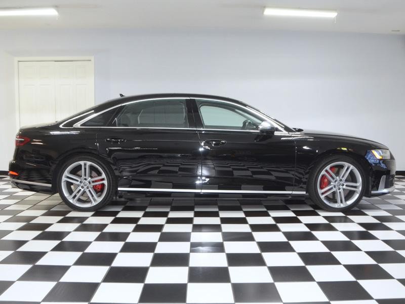 2020 AUDI S8 